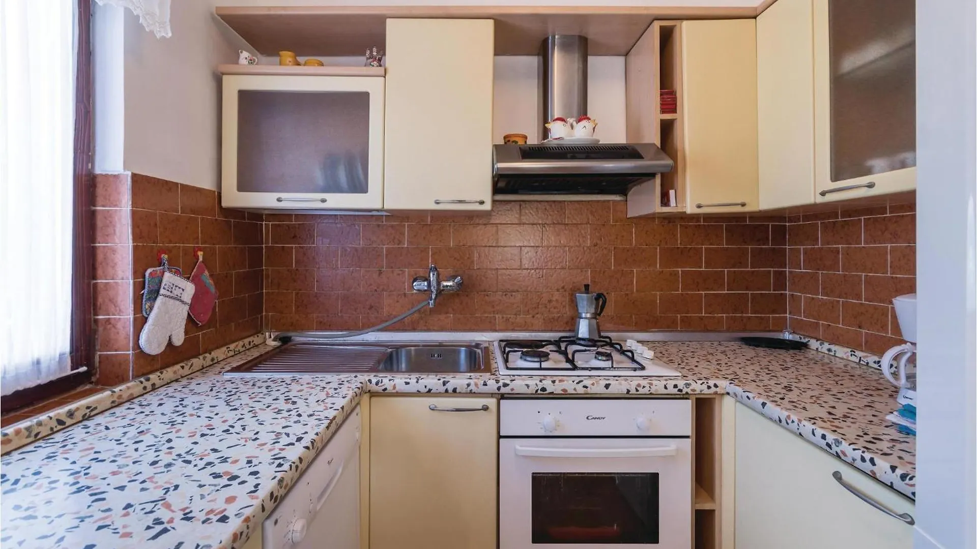 Nice Apartment In Pula With Kitchen