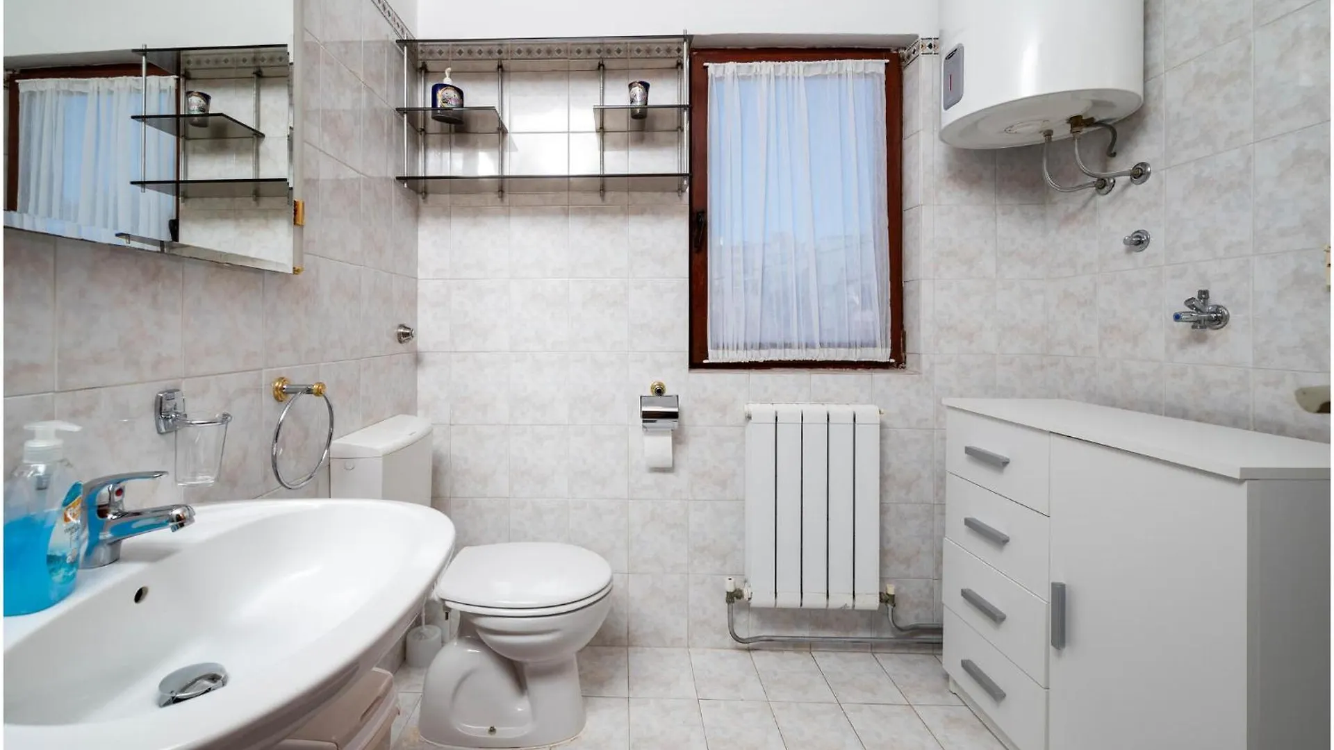 Nice Apartment In Pula With Kitchen 크로아티아