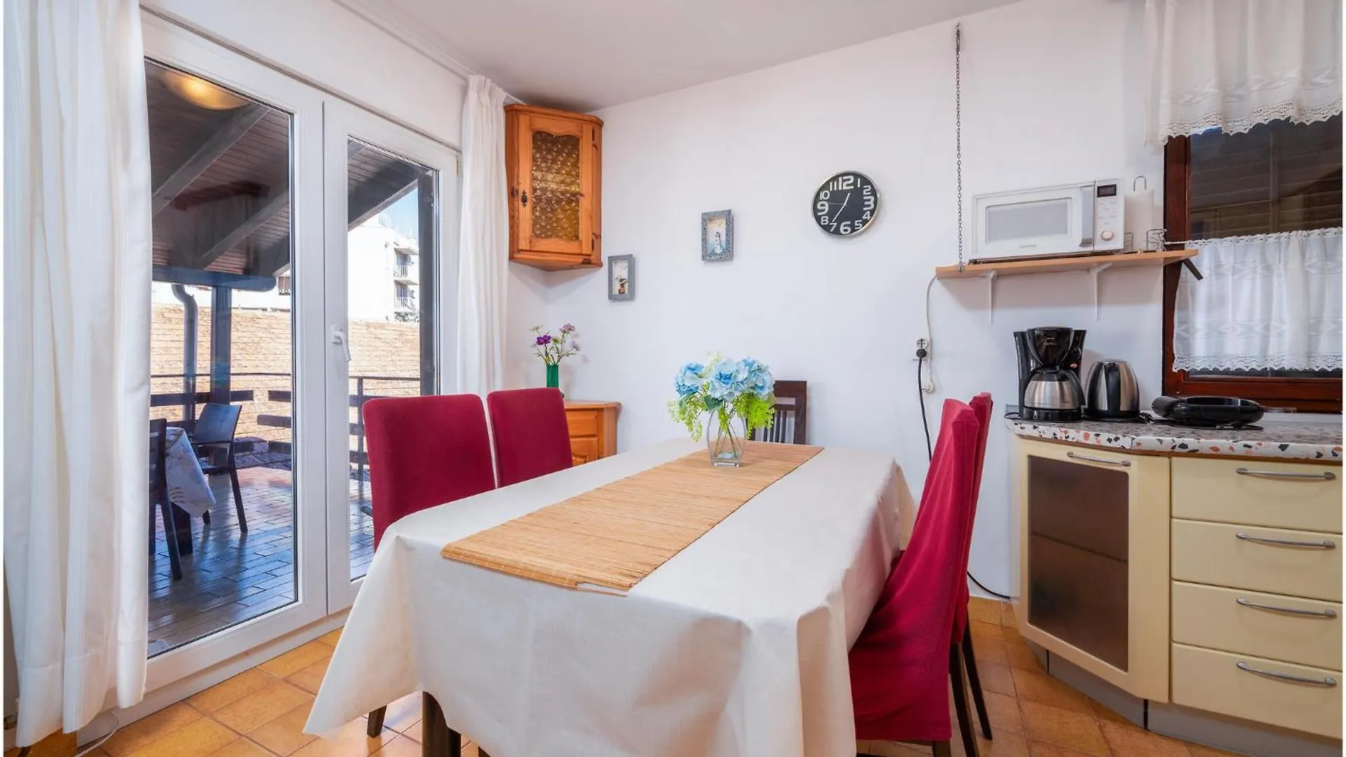 Nice Apartment In Pula With Kitchen