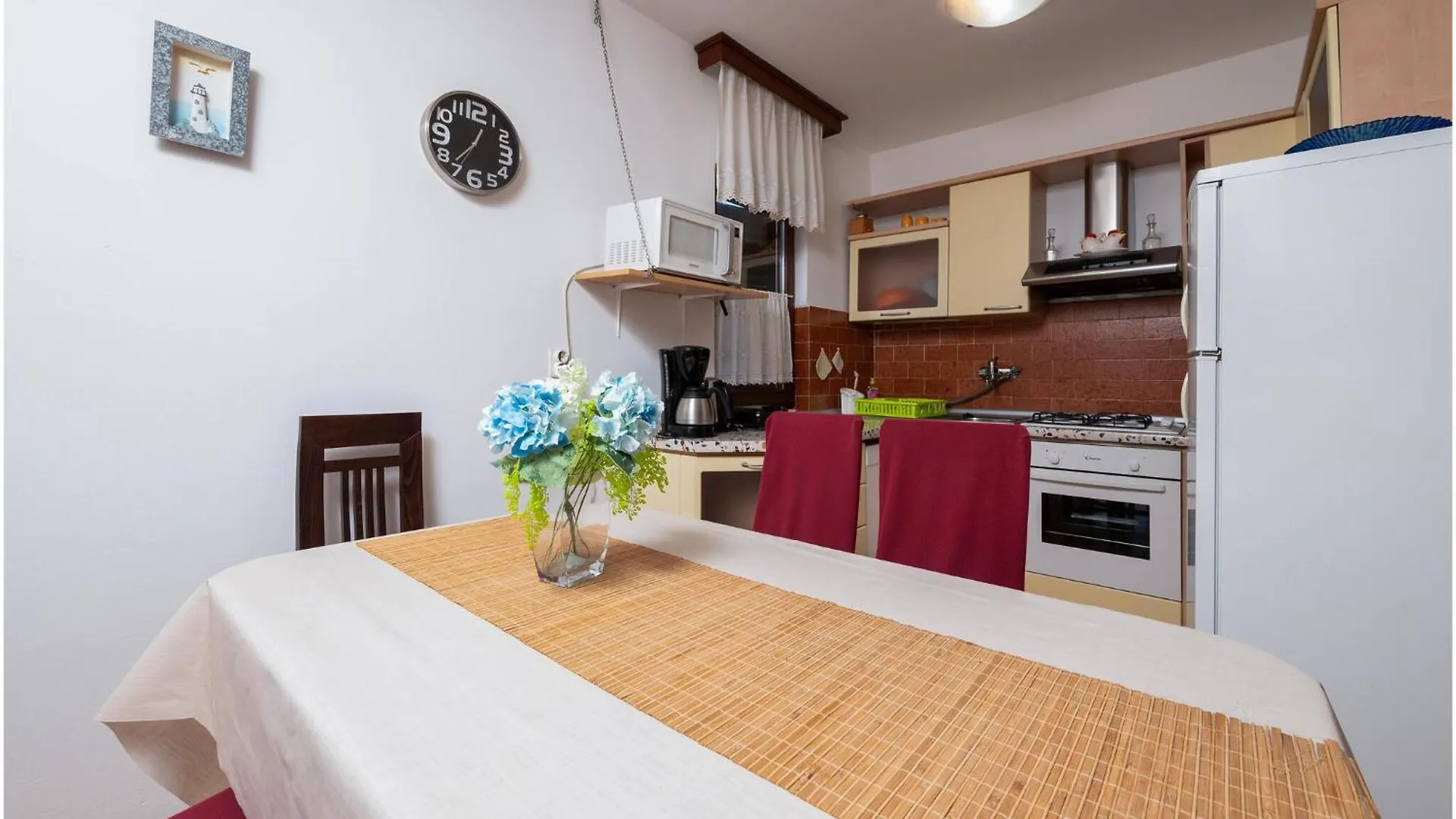 Nice Apartment In Pula With Kitchen